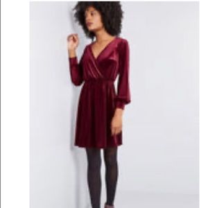 ModCloth burgundy velvet dress M